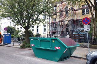 Containeraufstellung auf öffentlichem Grund mit Halteverbot